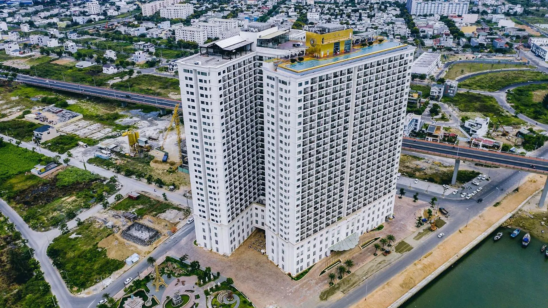 Danang Golden Bay - Ngan Apartment Da Nang