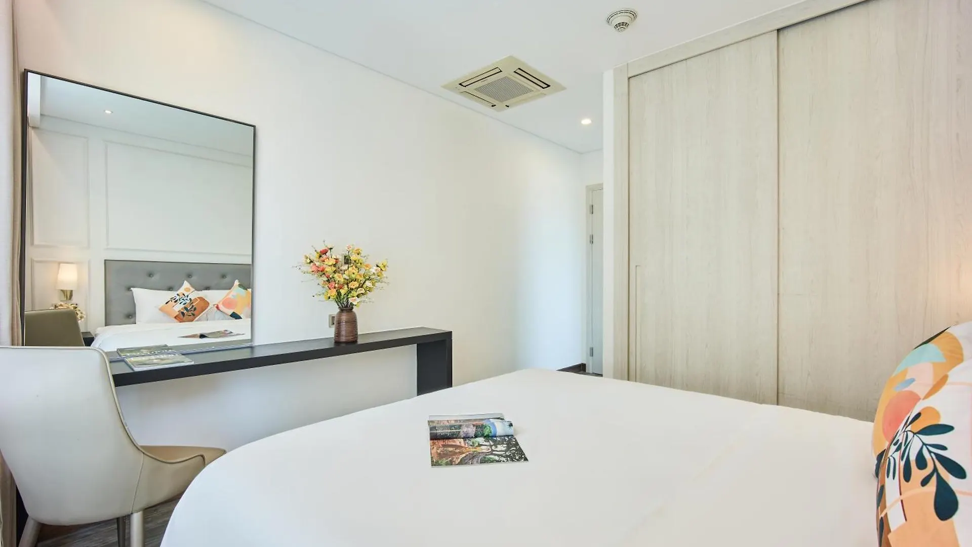 Danang Golden Bay - Ngan Apartment 0*, Da Nang Vietnam